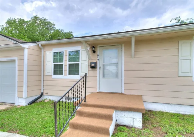 Photo 2 of Single family home for sale at 917 Sw 49 Street, Oklahoma City, OK 73109 | MLS# 1253050 | Listing updated on 2026-10-13