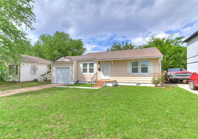 Photo 3 of Single family home for sale at 917 Sw 49 Street, Oklahoma City, OK 73109 | MLS# 1253050 | Listing updated on 2026-10-13