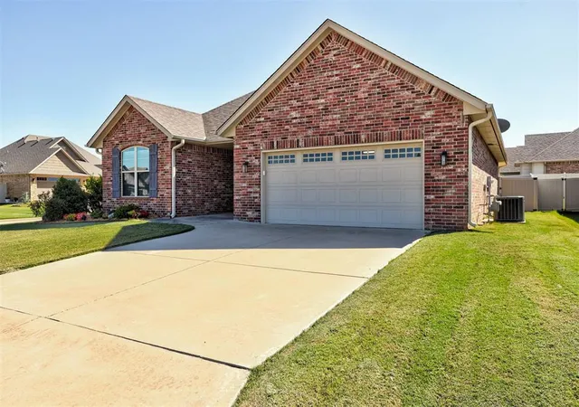 Photo 3 of Single family home for sale at 1717 Regency Ct, Shawnee, OK 74804 | MLS# 1253056 | Listing updated on 2026-10-09