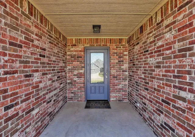 Photo 4 of Single family home for sale at 1717 Regency Ct, Shawnee, OK 74804 | MLS# 1253056 | Listing updated on 2026-10-09