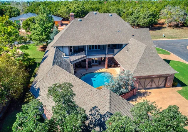 Photo 2 of Mansion for sale at 1108 Shadow Wood Dr, Edmond, OK 73034 | MLS# 1253066 | Listing updated on 2026-10-10