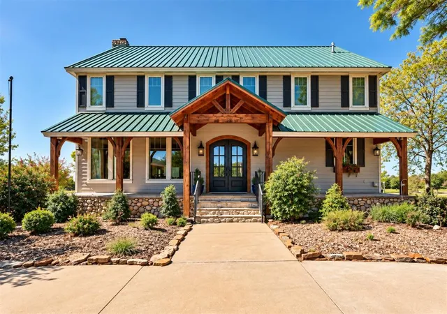 Photo 3 of Mansion for sale at 800 W Cimarron Blvd, Crescent, OK 73028 | MLS# 1253067 | Listing updated on 2026-10-27