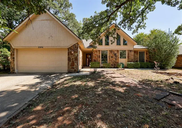 Photo 1 of Single family home for sale at 2104 Raintree Rd, Edmond, OK 73013 | MLS# 1253070 | Listing updated on 2026-10-10