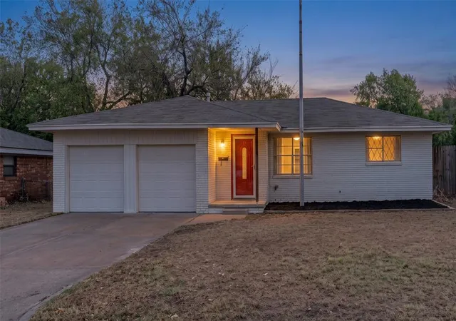 Photo 1 of Single family home for sale at 117 Ne 11th Street, Moore, OK 73160 | MLS# 1253085 | Listing updated on 2026-10-09
