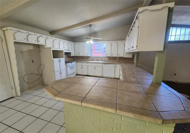 Photo 3 of Single family home for sale at 1801 Burnt Oak St, Norman, OK 73071 | MLS# 1253100 | Listing updated on 2026-10-10