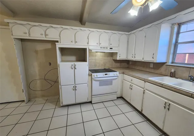 Photo 4 of Single family home for sale at 1801 Burnt Oak St, Norman, OK 73071 | MLS# 1253100 | Listing updated on 2026-10-10