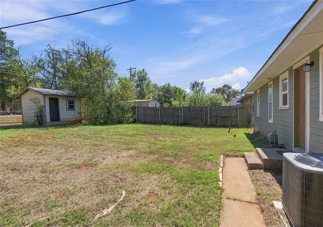 Photo 18 of Single family home for sale at 154 Blackburn Blvd, Elk City, OK 73644 | MLS# 1253101 | Listing updated on 2026-10-10