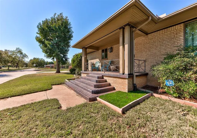 Photo 3 of Single family home for sale at 3305 Venice Blvd, Oklahoma City, OK 73112 | MLS# 1253113 | Listing updated on 2026-10-10