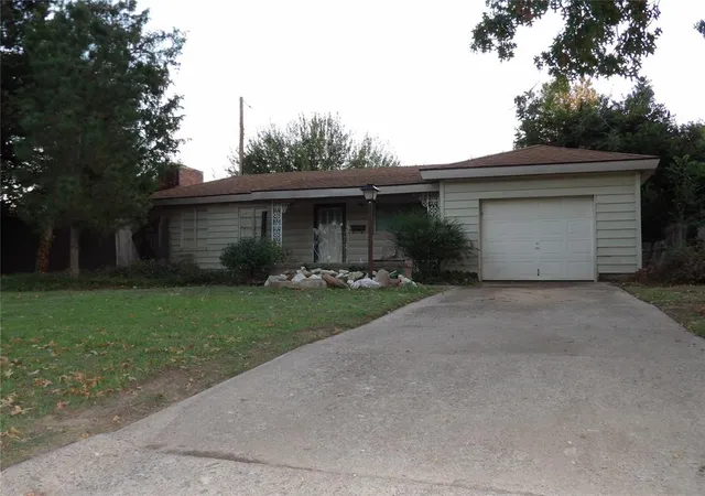 Photo 1 of Sale Pending at 1617 Indian Dr, Enid, OK 73703 | MLS# 1253118 | Listing updated on 2026-10-20