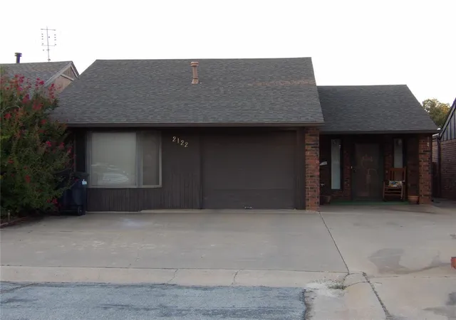 Photo 1 of Single family home for sale at 2122 Camelot Dr, Enid, OK 73703 | MLS# 1253128 | Listing updated on 2026-10-11