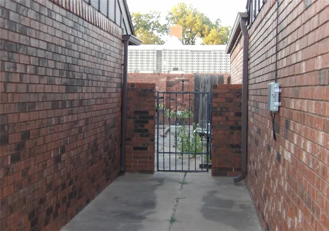 Photo 2 of Single family home for sale at 2122 Camelot Dr, Enid, OK 73703 | MLS# 1253128 | Listing updated on 2026-10-11