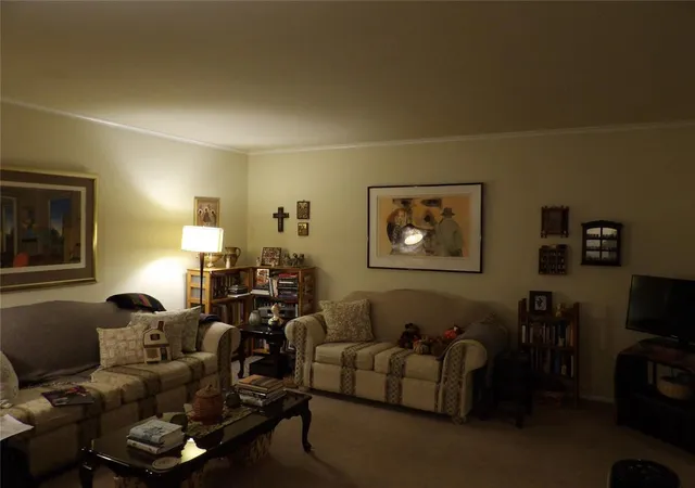 Photo 4 of Single family home for sale at 2122 Camelot Dr, Enid, OK 73703 | MLS# 1253128 | Listing updated on 2026-10-11
