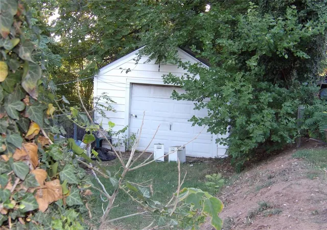 Photo 3 of Single family home for sale at 430 S Taylor St, Enid, OK 73703 | MLS# 1253134 | Listing updated on 2026-10-11