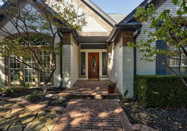 Photo 3 of Single family home for sale at 1823 Oak Forest Dr, Edmond, OK 73025 | MLS# 1253138 | Listing updated on 2026-10-10