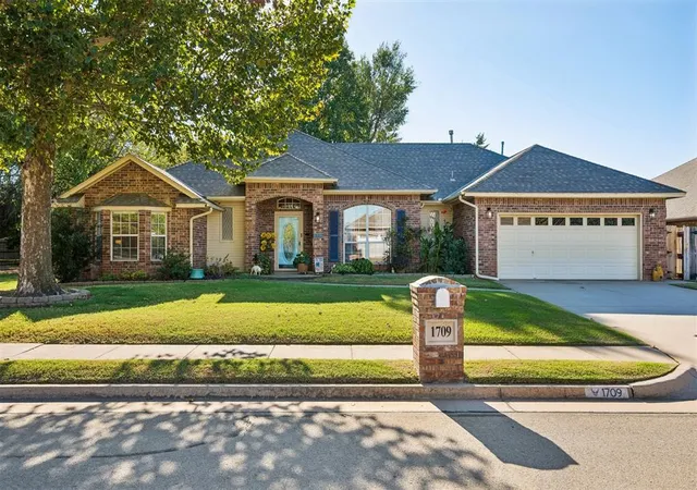 Photo 1 of Single family home for sale at 1709 Redtail Hawk, Edmond, OK 73003 | MLS# 1253143 | Listing updated on 2026-10-11