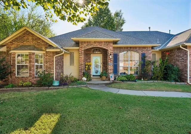 Photo 3 of Single family home for sale at 1709 Redtail Hawk, Edmond, OK 73003 | MLS# 1253143 | Listing updated on 2026-10-11