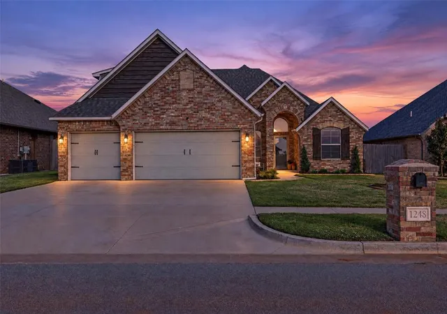 Single family home for sale at 1248 Auburn Cir, Piedmont, OK 73078 | MLS# 1253145