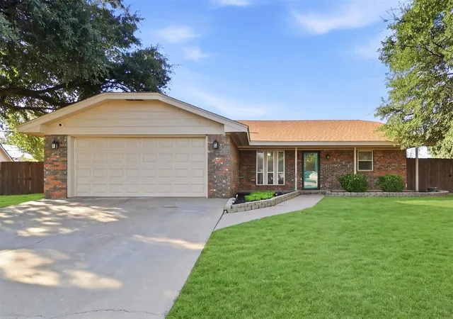 Photo 1 of Sale Pending at 1208 S Trail Dr, Altus, OK 73521 | MLS# 1253151 | Listing updated on 2026-10-16