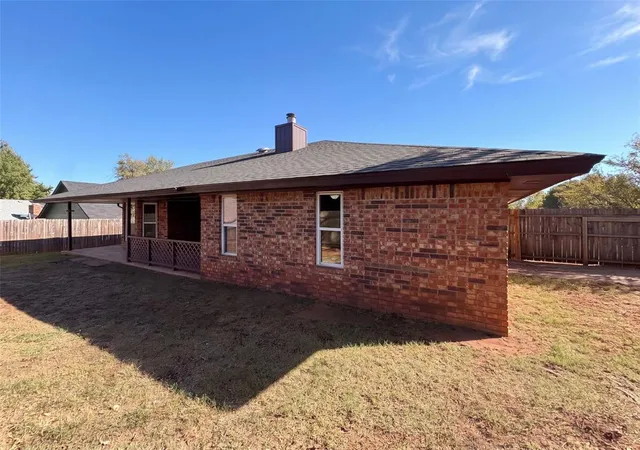 Photo 4 of Single family home for sale at 2717 Rolling Hills Ter, Edmond, OK 73012 | MLS# 1253167 | Listing updated on 2026-10-20