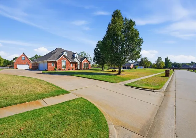 Photo 3 of Single family home for sale at 1374 Hidden Valley Ln, Choctaw, OK 73020 | MLS# 1253172 | Listing updated on 2026-10-10