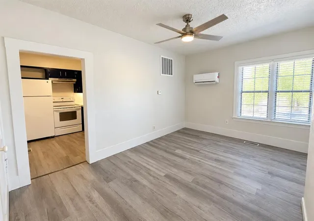 Photo 4 of Single family home for sale at 808 E Apache St, Norman, OK 73071 | MLS# 1253176 | Listing updated on 2026-10-10