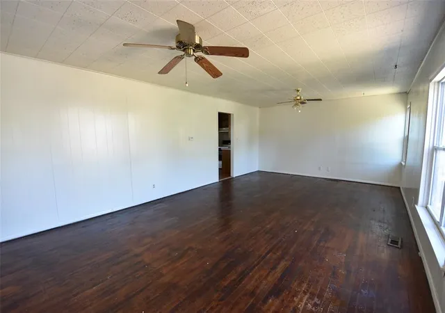 Photo 4 of Single family home for sale at 1323 Roosevelt St, Seminole, OK 74868 | MLS# 1253184 | Listing updated on 2026-10-10