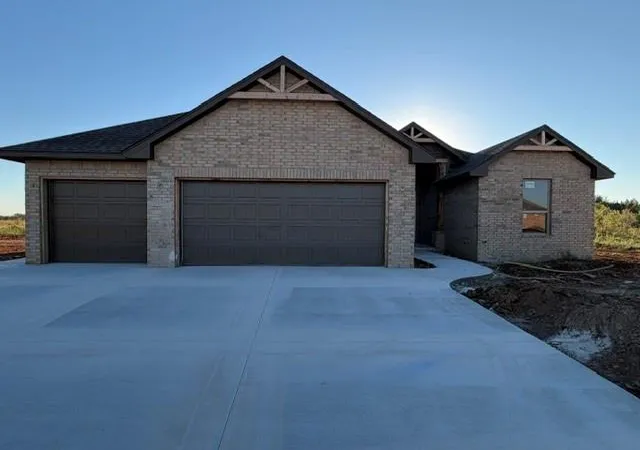 Single family home for sale at 1804 Sama Way, Yukon, OK 73099 | MLS# 1253186