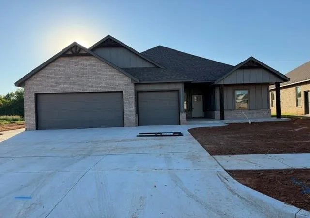 Single family home for sale at 1809 E Aminas Way, Yukon, OK 73099 | MLS# 1253190