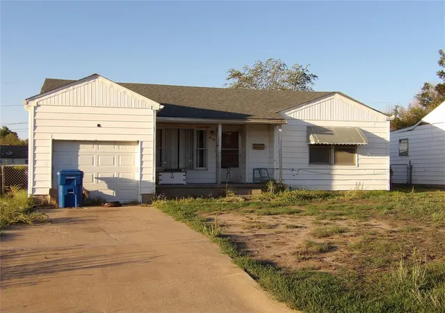Photo 1 of Single family home for sale at 414 W Hickory Ave, Enid, OK 73701 | MLS# 1253193 | Listing updated on 2026-10-11