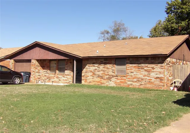 Single family home for sale at 5214 Parkwood Ave, Enid, OK 73703 | MLS# 1253203