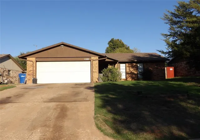 Photo 2 of Single family home for sale at 1105 Hillside Dr, Enid, OK 73701 | MLS# 1253210 | Listing updated on 2026-10-11