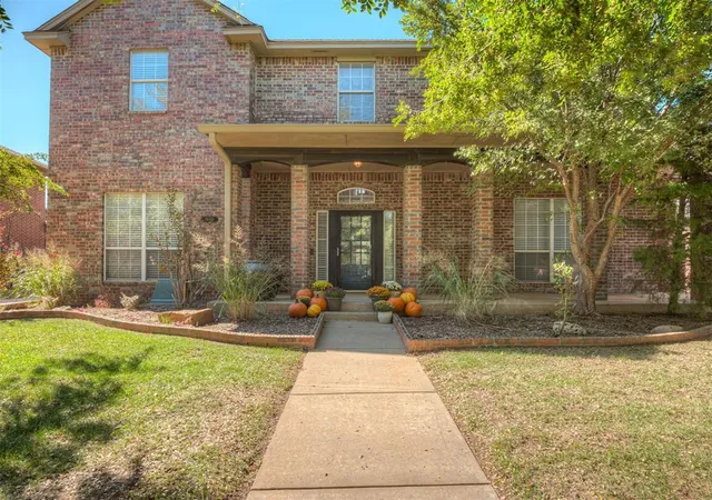 Photo 3 of Single family home for sale at 18009 Barrington Dr, Edmond, OK 73012 | MLS# 1253211 | Listing updated on 2026-10-11