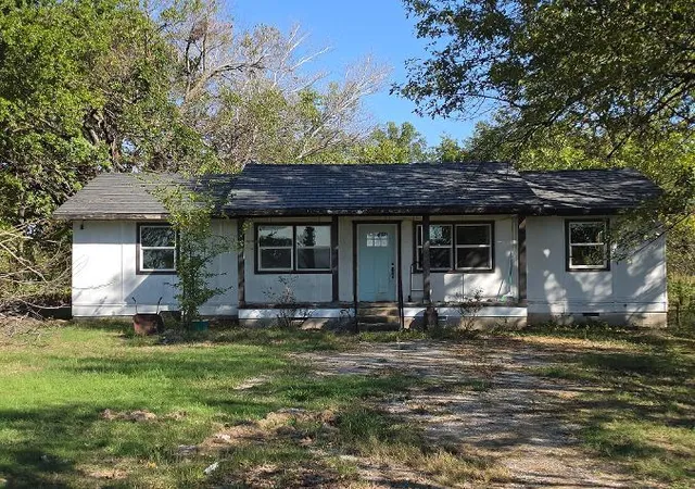 Photo 1 of Single family home for sale at 220 W 5th Street, Castle, OK 74833 | MLS# 1253213 | Listing updated on 2026-10-11
