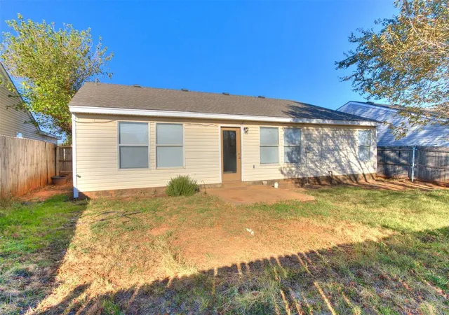 Photo 4 of Single family home for sale at 1205 Briar Patch Way, Norman, OK 73071 | MLS# 1253218 | Listing updated on 2026-10-10