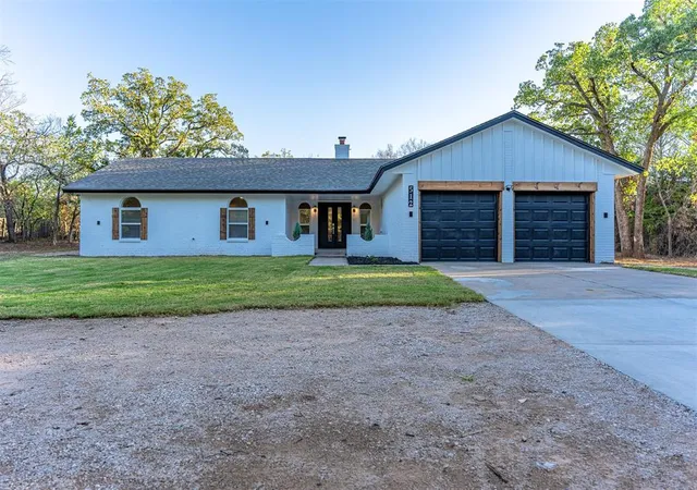 Photo 1 of Single family home for sale at 512 Sherwood Ln, Edmond, OK 73034 | MLS# 1253219 | Listing updated on 2026-10-11