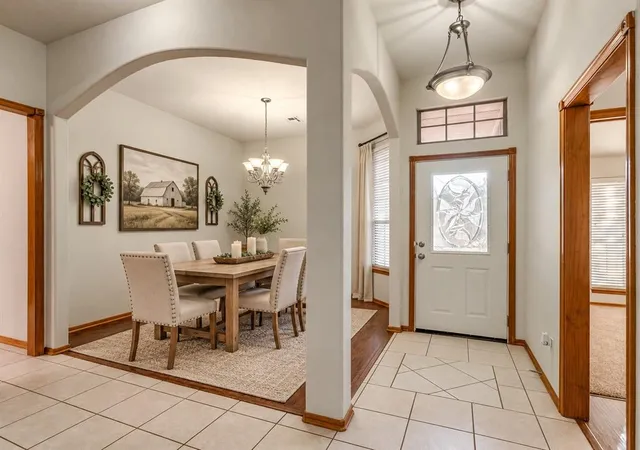 Photo 3 of Single family home for sale at 525 Madeline Ln, Moore, OK 73160 | MLS# 1253220 | Listing updated on 2026-10-11