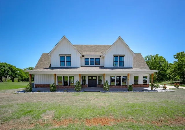 Photo 1 of Single family home for sale at 2299 Clubhouse Dr, Blanchard, OK 73010 | MLS# 1253225 | Listing updated on 2026-10-14