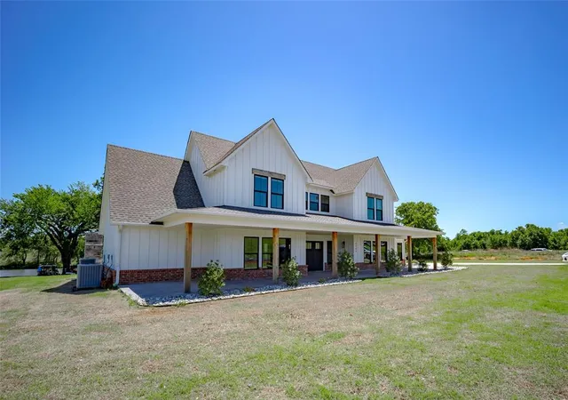 Photo 3 of Single family home for sale at 2299 Clubhouse Dr, Blanchard, OK 73010 | MLS# 1253225 | Listing updated on 2026-10-14