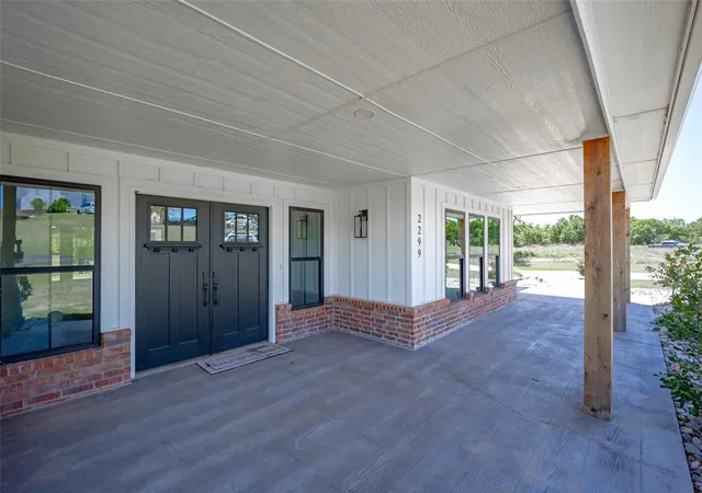 Photo 3 of Single family home for sale at 2299 Clubhouse Dr, Blanchard, OK 73010 | MLS# 1253225 | Listing updated on 2026-10-14