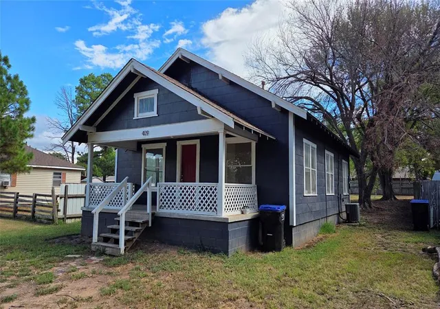 Photo 1 of Single family home for sale at 409 N 4th Street, Noble, OK 73068 | MLS# 1253229 | Listing updated on 2026-10-16