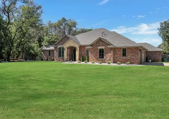 Photo 3 of Single family home for sale at 715 N Michigan Ave, Mangum, OK 73554 | MLS# 1253230 | Listing updated on 2026-10-11