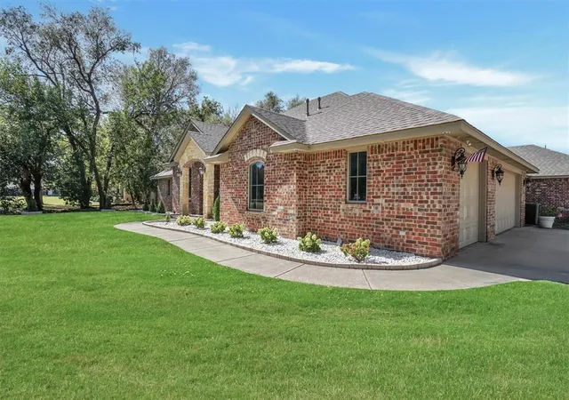 Photo 4 of Single family home for sale at 715 N Michigan Ave, Mangum, OK 73554 | MLS# 1253230 | Listing updated on 2026-10-11
