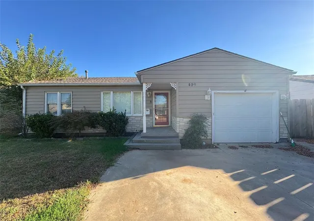 Single family home for sale at 409 W Cottonwood Ave, Enid, OK 73701 | MLS# 1253231