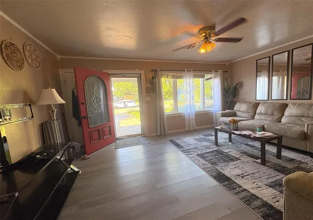 Photo 3 of Single family home for sale at 409 W Cottonwood Ave, Enid, OK 73701 | MLS# 1253231 | Listing updated on 2026-10-13