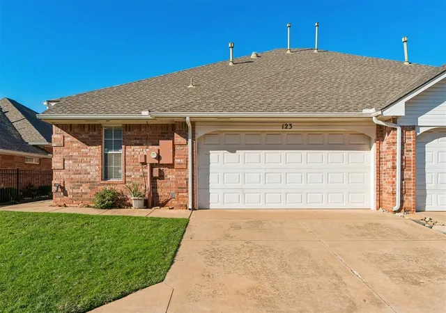 Photo 1 of Multi family home for sale at 509 S Santa Fe Ave #123, Edmond, OK 73003 | MLS# 1253238 | Listing updated on 2026-10-11
