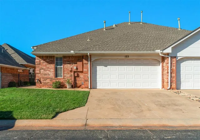 Photo 2 of Multi family home for sale at 509 S Santa Fe Ave #123, Edmond, OK 73003 | MLS# 1253238 | Listing updated on 2026-10-11