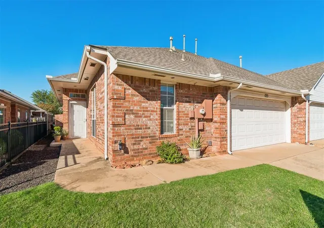 Photo 3 of Multi family home for sale at 509 S Santa Fe Ave #123, Edmond, OK 73003 | MLS# 1253238 | Listing updated on 2026-10-11