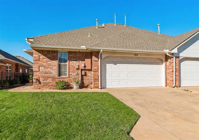 Photo 3 of Multi family home for sale at 509 S Santa Fe Ave #123, Edmond, OK 73003 | MLS# 1253238 | Listing updated on 2026-10-11