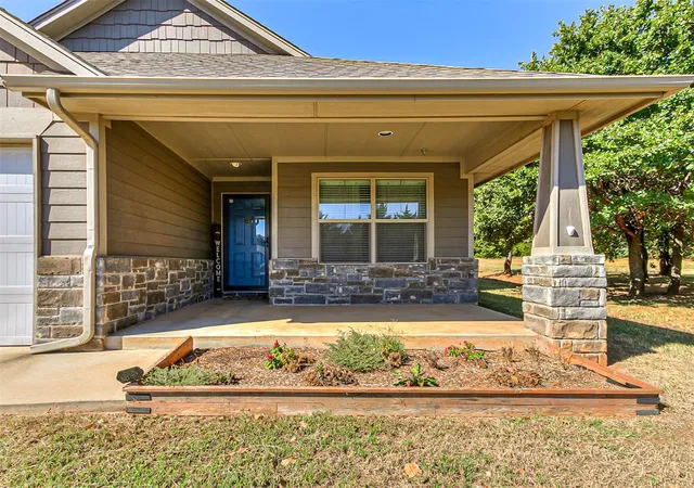 Single family home for sale at 9509 Prairie Dog Dr, Edmond, OK 73034 | MLS# 1253242
