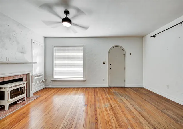 Photo 3 of Single family home for sale at 2309 Cashion Pl, Oklahoma City, OK 73112 | MLS# 1253243 | Listing updated on 2026-10-11